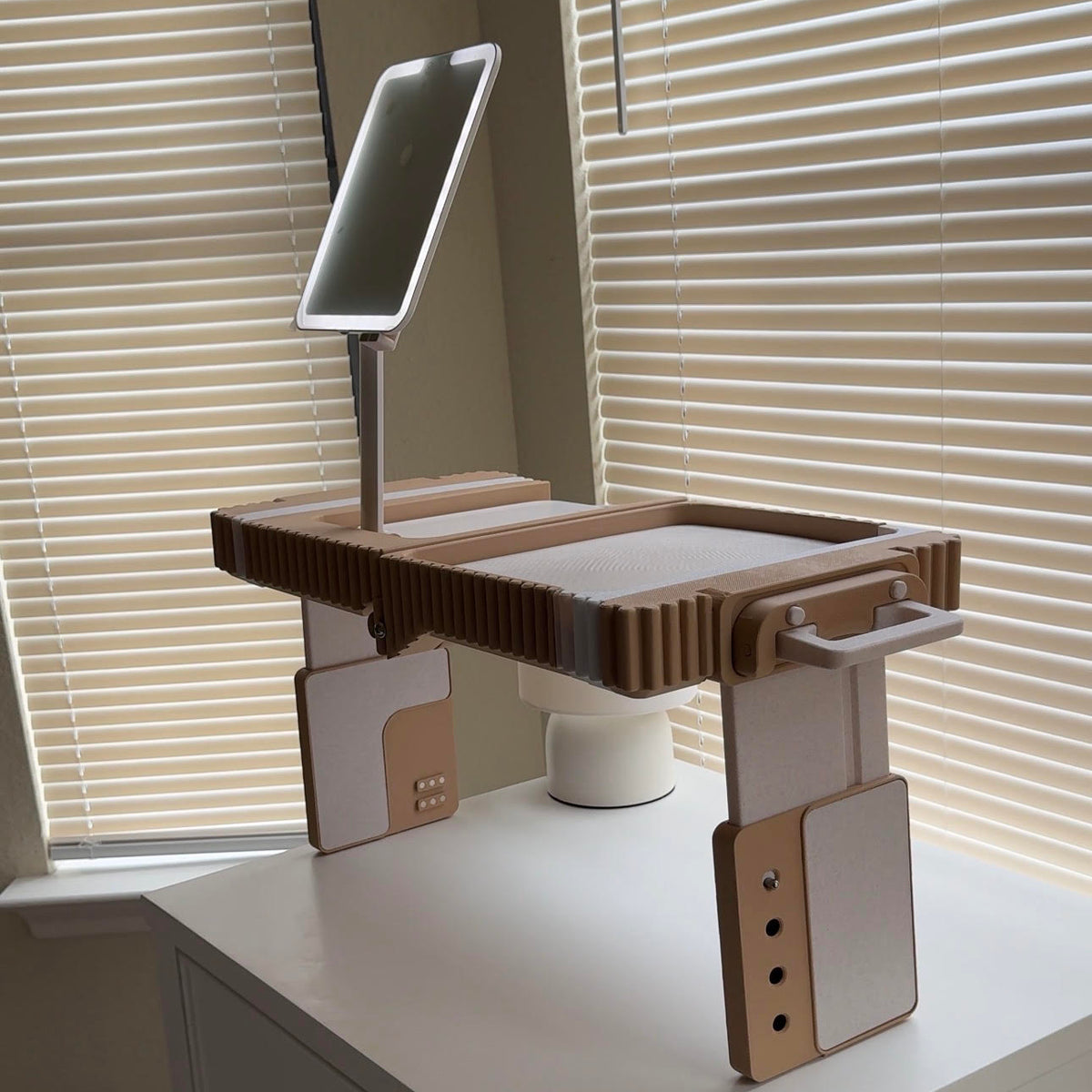 The Lap Vanity | The Classic Design